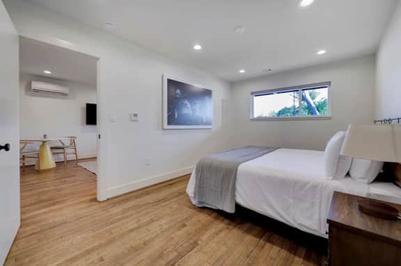Highly walkable 1 BR | Rice Village - Image 4